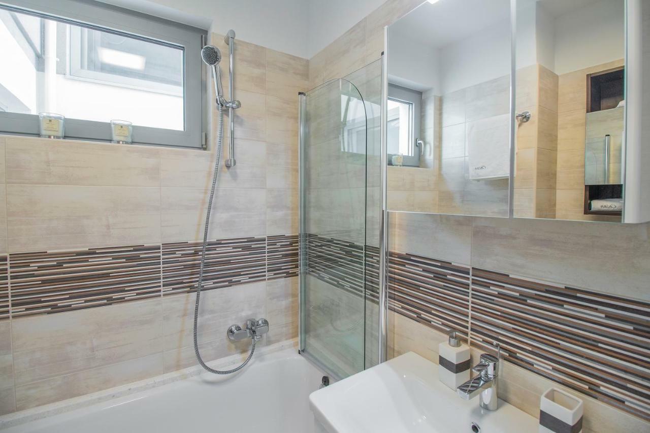 Caisa- Luxury Apartment 20 M From The Sea 자다르 외부 사진